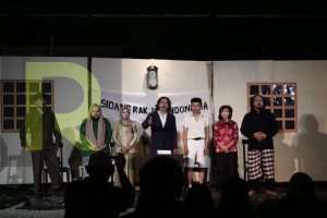 Naar De Republiek Mengguncang Kampus UIN; Sahutan Pemeran dalam Pentas
