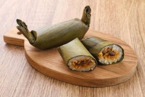 Arem-arem: Onigiri dengan Kearifan Lokal