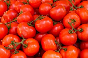 Tomat, Superfood Andalan Pria: Ini 9 Manfaat Utamanya untuk Jantung, Sperma, hingga Kulit